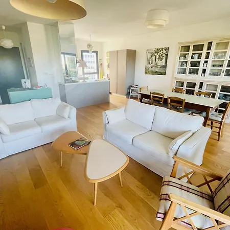 Mosaic Furnished Flat Bordeaux